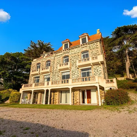 Apartment Avec Grande Terrasse Et Vue Pour 3 Pers *
